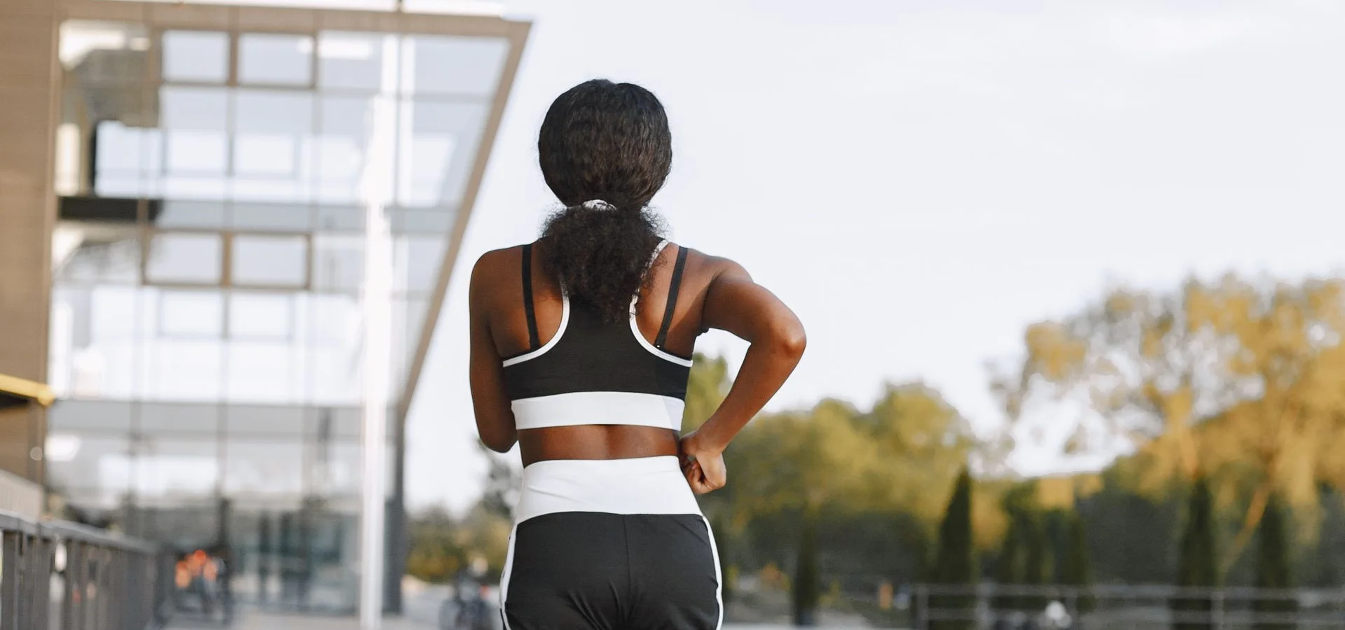 Lorna Jane — E-commerce / Fashion & Activewear
